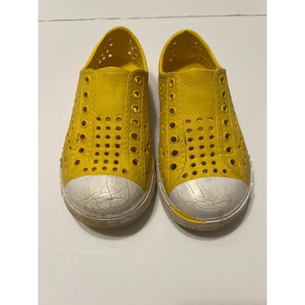 Kids size 9/10 shoes (s-156)‎